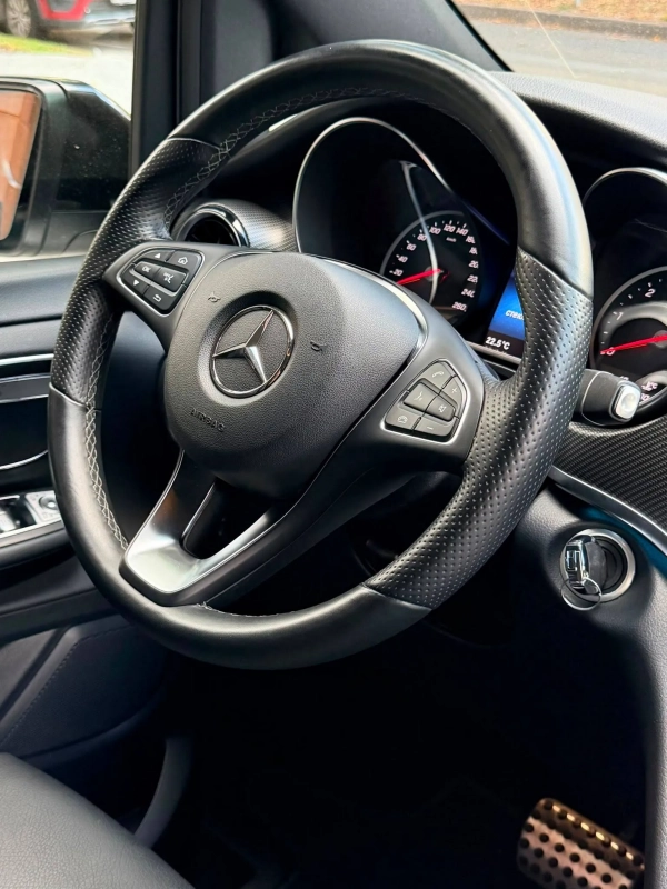 Mercedes- Benz V-Klass